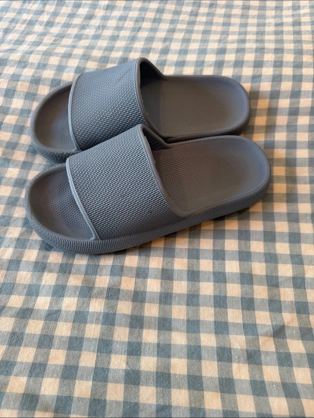 Boys slides, slate light blue, size 4, good condition